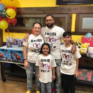 Meet your Posher, Dee